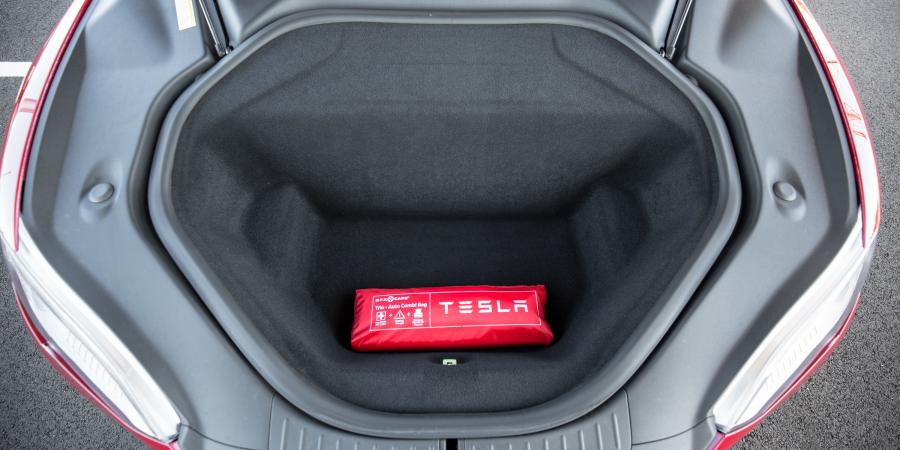Багажник Tesla Model S P90D 2016 года  (AU) (фото 11 из 12)